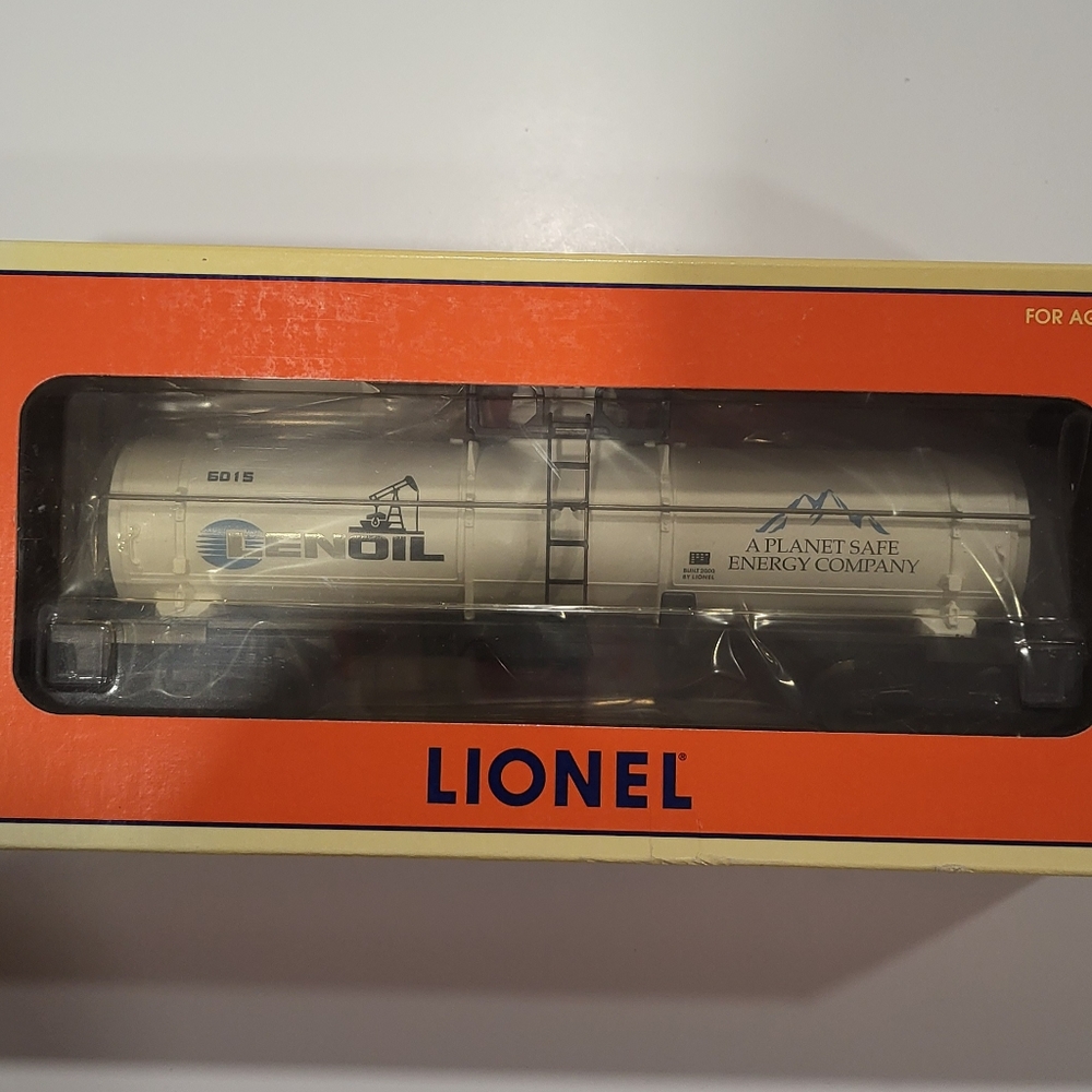 Lionel Len Oil Single Dome Tank Car
